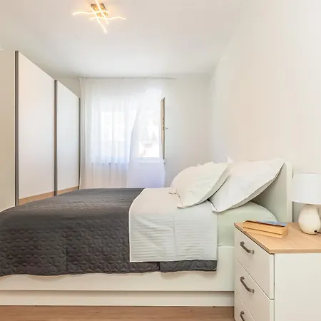 Apartment Ksenija *
